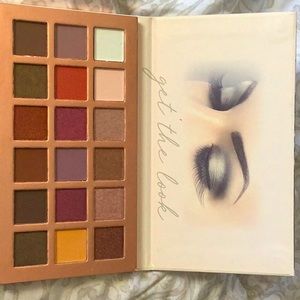 Eyeshadow palate new never use